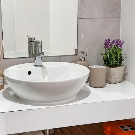 Gorgeous With Great Private Terrace And Ac * Oporto